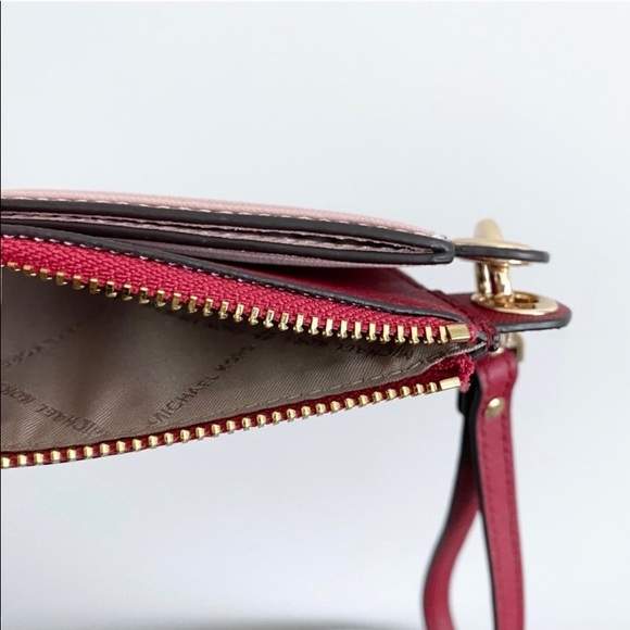 🐝 🆕 NWT MICHAEL KORS wristlet with card holder - Picture 6 of 10